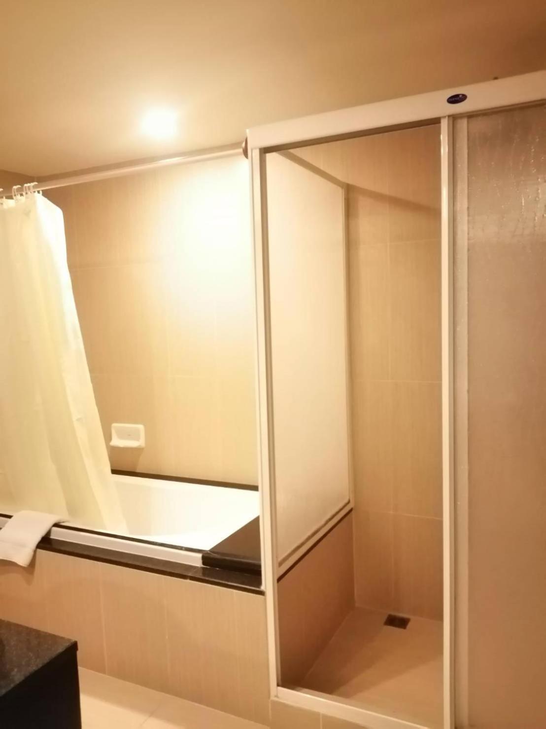 Olive Hotel & Residence Bangkok Sukhumvit 101 Bagian luar foto