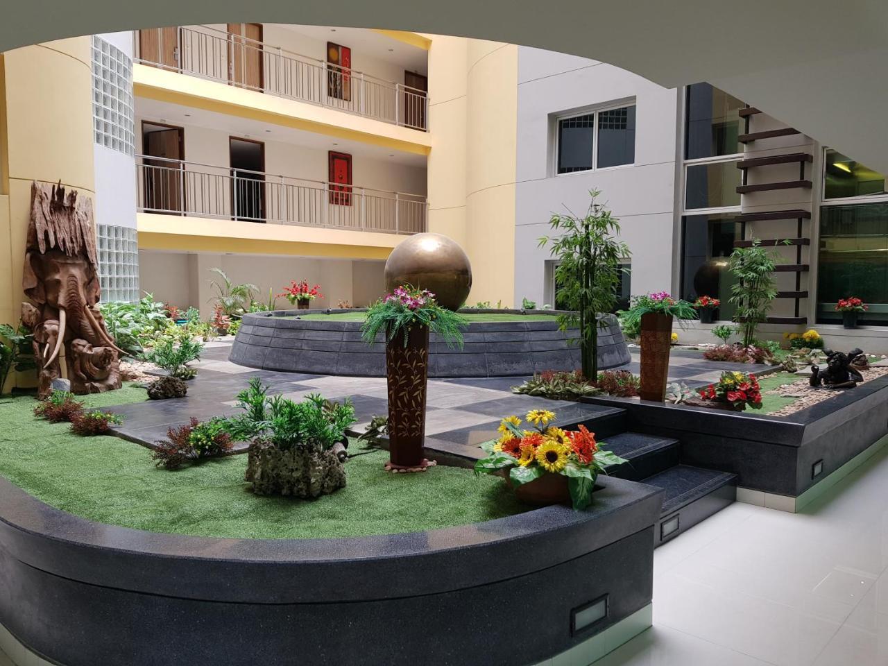 Olive Hotel & Residence Bangkok Sukhumvit 101 Bagian luar foto
